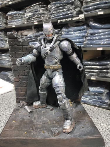 Dc Multiverse Batman Armored, Personalizado Rústico!! (Usado)