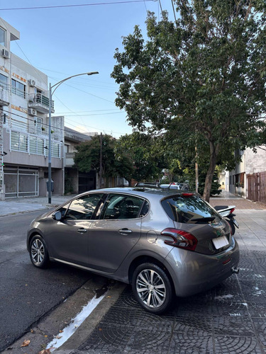 Peugeot 208 1.6 Feline