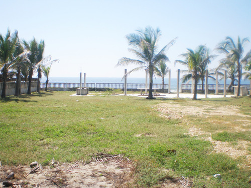 Terreno Venta Barra De Coyuca De Benitez.  Fraccionamiento Frente Al Mar.