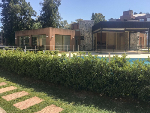 Imagen 3 de 7 de Venta De Departamento En Excelente Ubicacion, Amaneceres Res