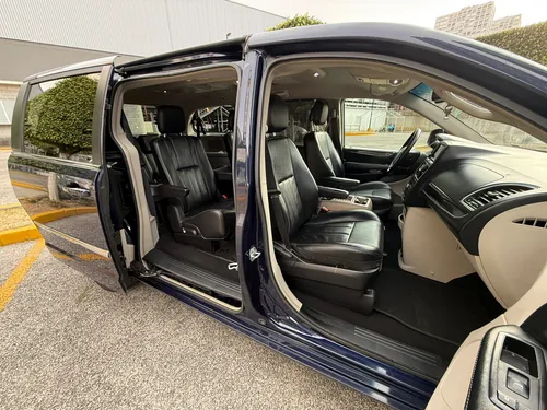 Chrysler Town & Country 3.6 Touring Piel Mt