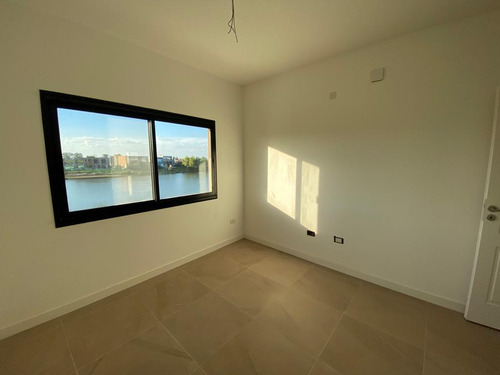 Casa En Venta Y Alquiler En El Cantón Norte A La Laguna Con Pileta