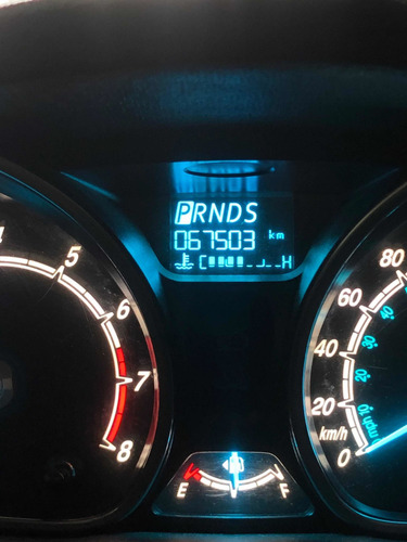Ford Fiesta Kinetic Desing 1.6 Titanium Powershift 120cv