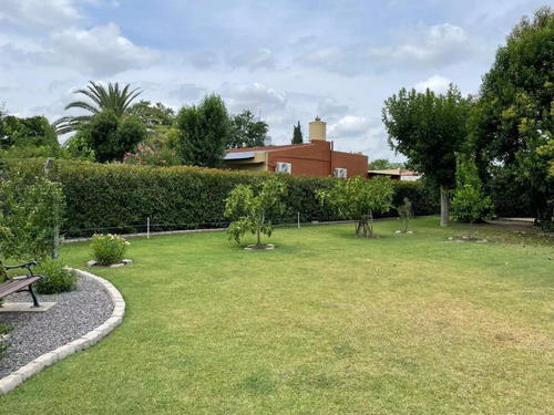 Casa Quinta En Venta - 2 Dormitorios 2 Baños - 1.500mts2 - Chivilcoy
