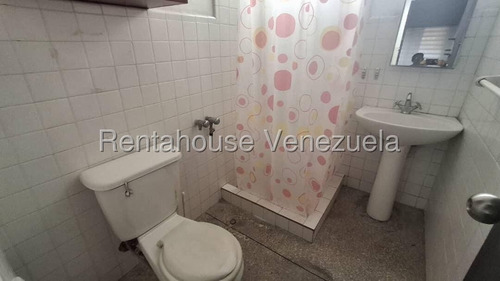Raiza Suárez Alquila Local Comercial Ubicado En Zona Privilegiada Del Este 2 5 1 1 5 1 4 Con 300 M2 Con Gran Potencial Comercial Y Fácil Acceso Al Transporte Público, Comercios, Colegios, C. Comercial
