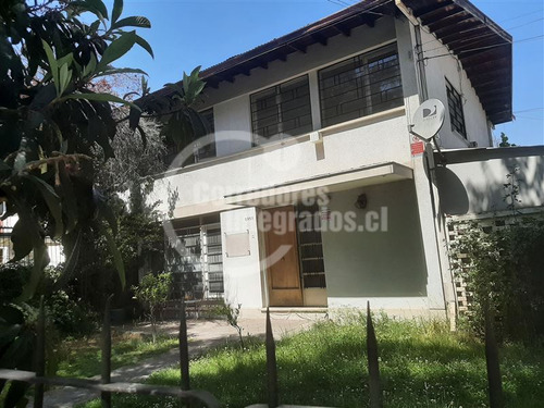 Casa En Venta De 4 Dorm. En Las Condes