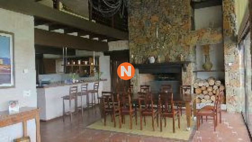Casa En Venta Las Cumbres!- Ref: 214162