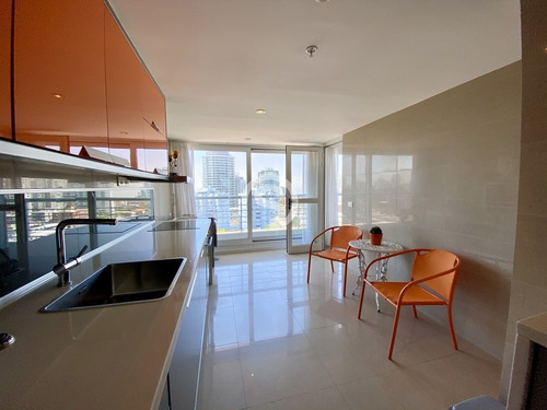 Apartamento En Mansa - Punta Del Este- Ref: 4566