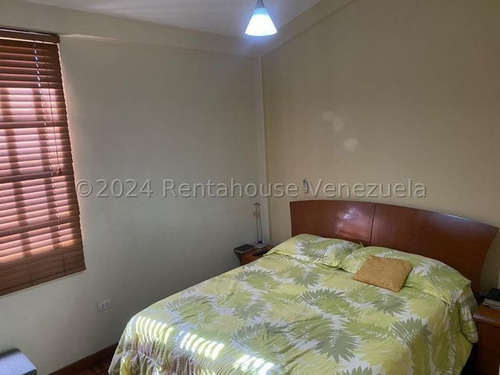 Townhouse En Venta Remodelado Urbanización Santa María Los Teques