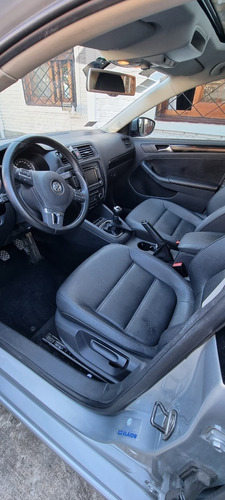 Volkswagen Vento 2.5 Luxury