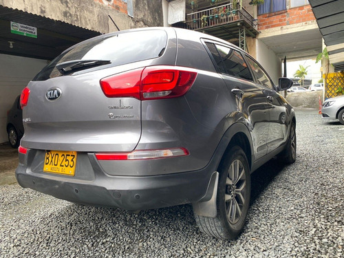 Imagen 6 de 13 de Kia Sportage Revolution Diese Fe Aut 2.0 2015