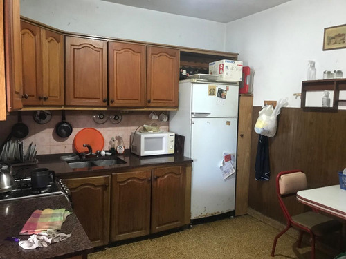 Imagen 6 de 14 de Lencke Vende - En Block Locales Mas Departamentos, Zona Muy Comercial Sobre Av. Avellaneda