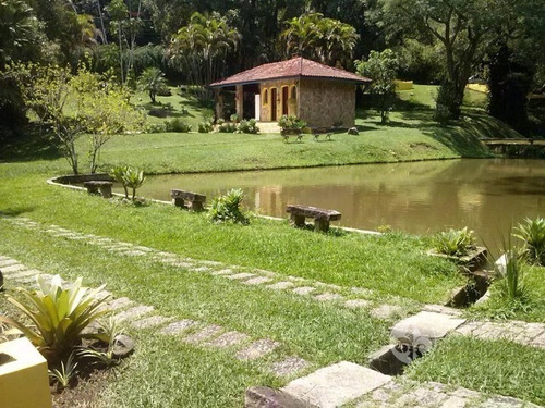 Compre A Sua Chácara Ao Pé Da Serra Do Japi Em Jundiaí, Alto Padrão, A/c 1.000 M² E 21 000 M² De Terreno, Lazer, Cocheiras, Lagos, Piscina, Nascentes. - Ch00111 - 3374022