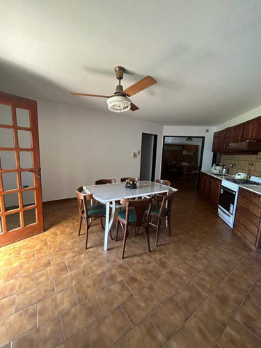 Vende Casa 3 Dorm En Barrio Urca!