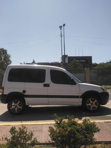 Imagen 4 de 6 de Peugueot Partner Hdi Mixta