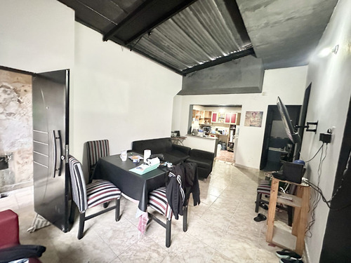 Casa En Venta En Parque Avellaneda