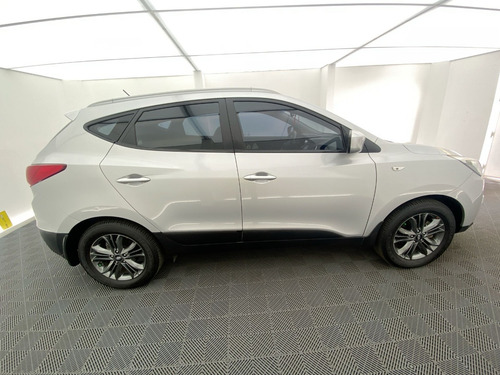 Imagen 12 de 25 de Hyundai Tucson Ix35 Gl 2.0 Mecanico