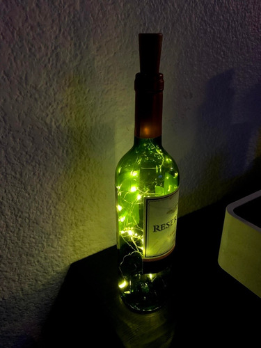 Imagen 1 de 2 de Lampara Led Botella De Vino