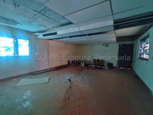 Imagen 12 de 30 de Casas Con Galpones En Venta Zona Centro Barquisimeto #22-21565 Daniela Linarez 0424-5390659