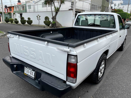 Imagen 5 de 13 de Nissan Np300 Largo Tm5 Mt 1999