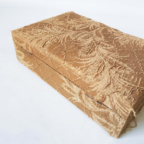 Imagen 5 de 8 de Antigua Caja Alhajero Forrada En Tela De Broderie 7o 0261