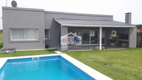 Venta Casa Barrio San Eduardo Pilar Del Este, Sobre Lote Central