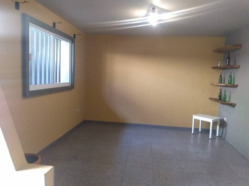Imagen 2 de 6 de Moderno Departamento Semi Amueblado Con Espacios Amplios Y Excelente Ubicación