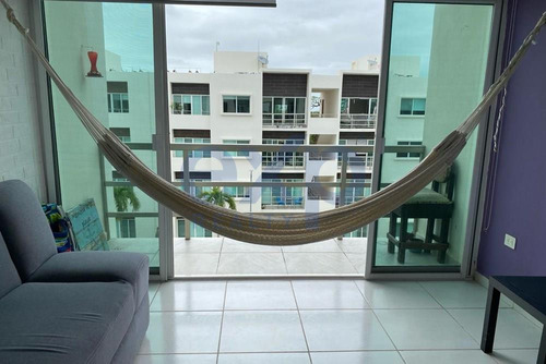 Se Vende Departamento Ubicado En Long Island Al Sur De Cancún A 10 Kms De La Playa.