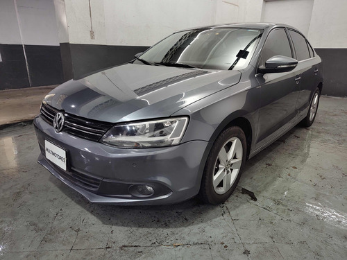 Volkswagen Vento 2.5 Luxury 170cv