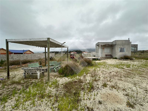 Sitio Con 2 Cabañas Alajadas, En Venta En Guanaqueros