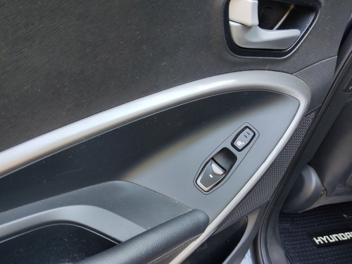 Imagen 8 de 15 de Hyundai Santa Fe 2015 2.2 Dm Gls 4wd Auto Crdi Full Techo