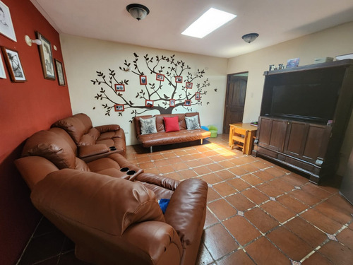 Imagen 10 de 27 de Vendo Hermosa Casa Ubicada En Sector Exclusivo De Alta Plusvalía, Excelente Estado