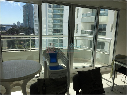 Apartamento En Brava, 1 Dormitorios *- Ref: 2481