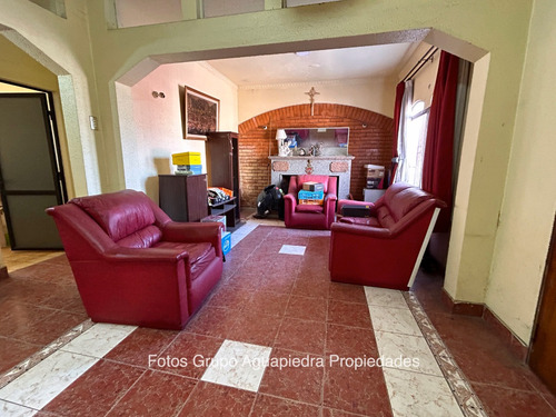 Casa Ideal Comercio Con Galpones Y Doble Salida De Vehiculos