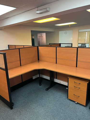 Amplia Oficina De 313 M2, 3 Privados, 2 Baños (99186)