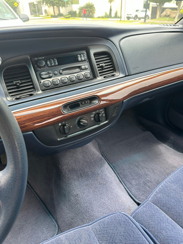 Ford Grand Marquis Ls Análogo At