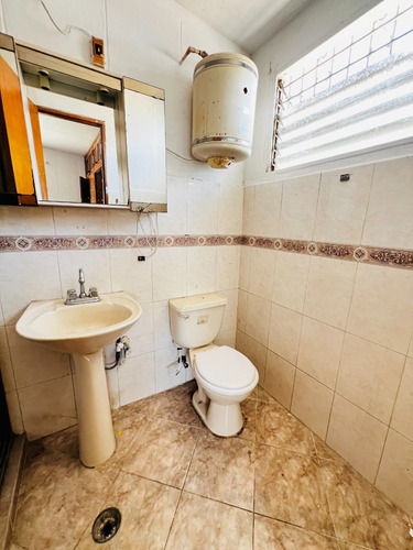 Casa Venta En Esquina Barcelona Fundación Mendoza. Evergreen Rosa Maria