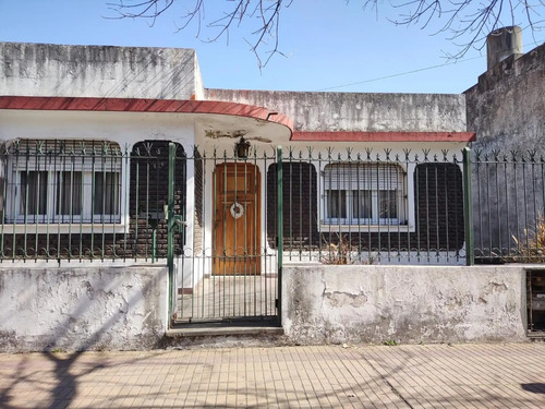 Casa 3 Ambientes Con Patio Y Parrilla, Constitución 400 Merlo Pcia Bs As