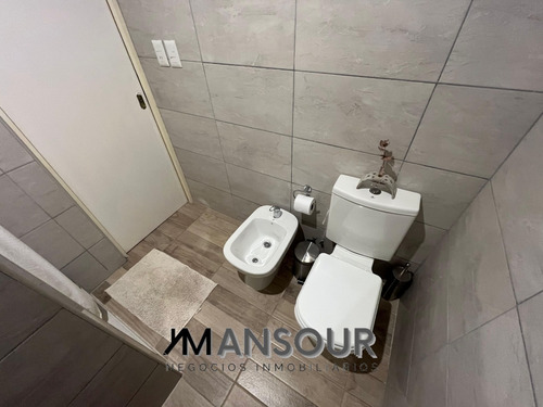 Casa Quinta Excelente Estado Sobre 1500m2 - Paso Del Rey