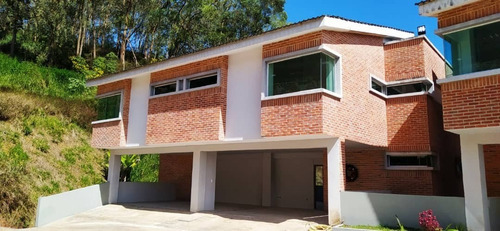 En Venta Townhouse Ubicado En La Estancia San Antonio De Los Altos Cf