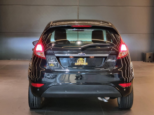 Ford Fiesta TITANIUM 1.6 16V Flex Automático.