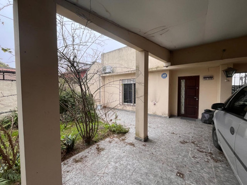 Casa Reciclada Con Hermoso Lote!! Apta Crédito