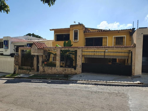 Imagen 1 de 14 de Katherine Castillo Ofrece Casa En Venta En El Parral (355m2)