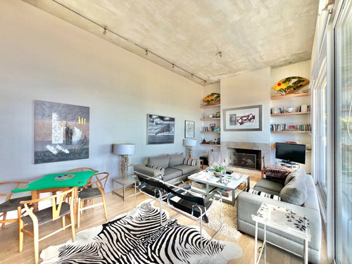 Gran Casa En Primera Línea Con Vista Impresionante, Zapallar