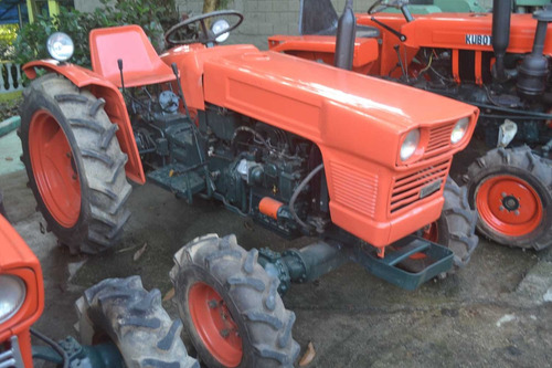 Trator Kubota 4x4