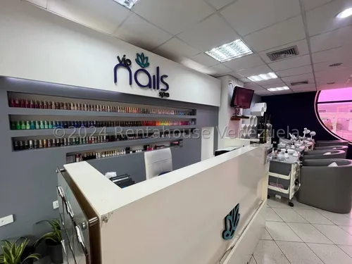 Maria E. Vende Fondo De Comercio Negocios Belleza Y Salud, Completamente Operativo, Totalmente Equipado, Ubicado En Excelente Zona Del Este, Lara#25-20498**