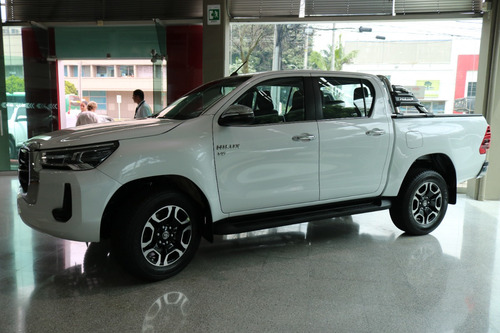 Imagen 9 de 10 de Toyota Hilux 4.0 2023