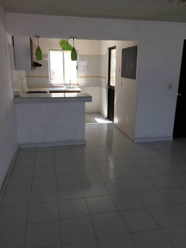 Imagen 2 de 14 de Casa En Ahuehuetes, Atizapán, Remate/ En*