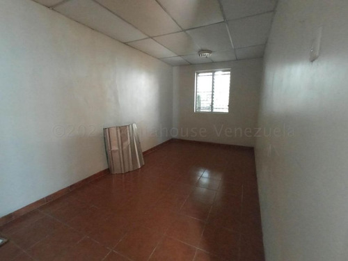 Imagen 4 de 12 de Leida Falcon Rentahouse Vende Casa En San Blas Valencia 22-12640 Lf