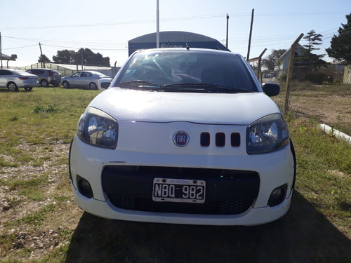 Imagen 2 de 11 de Fiat Uno Sporting 2013 Gd